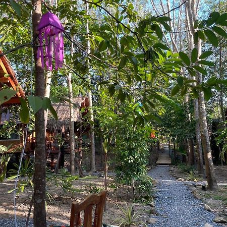 Dahla Lanta Hut Apartment Koh Lanta Exterior photo